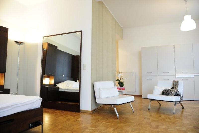 Key Inn Appart Hotel Belair Люксембург Екстериор снимка